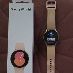 Samsung Galaxy Watch5 Rose Gold Smartwatch